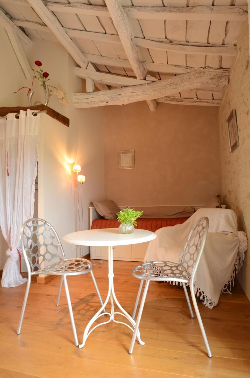 Chambres D'Hotes Au Gite De La Pommeraie Landeronde Exteriör bild